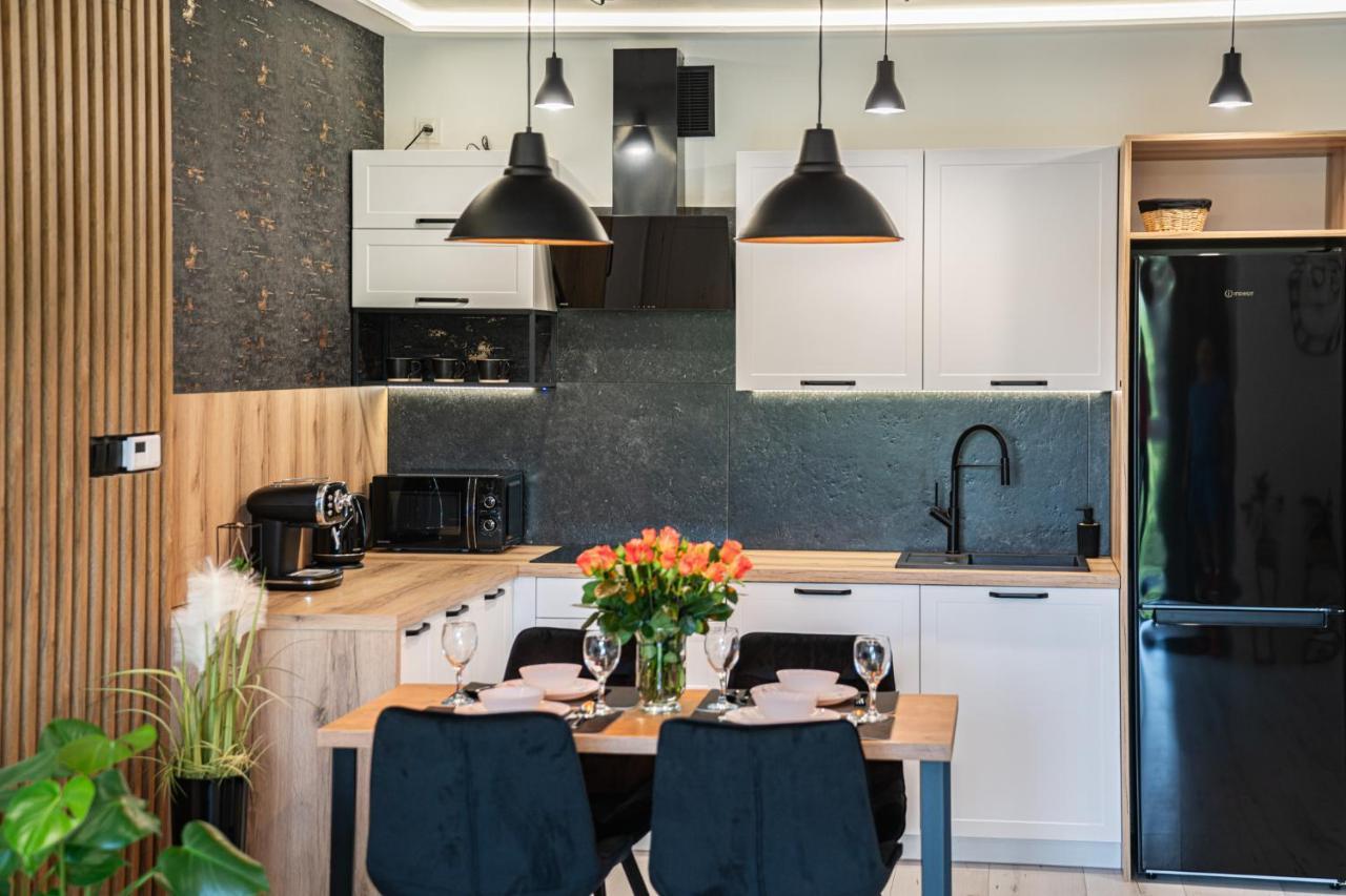 Апартаменти Apartament Duzy Staw Єленя-Ґура Екстер'єр фото