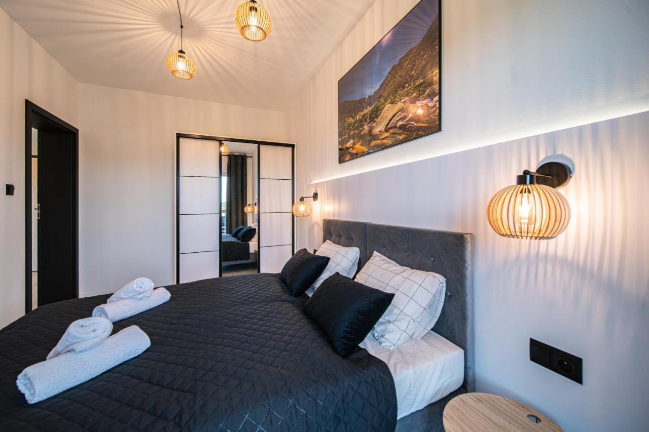 Апартаменти Apartament Duzy Staw Єленя-Ґура Екстер'єр фото